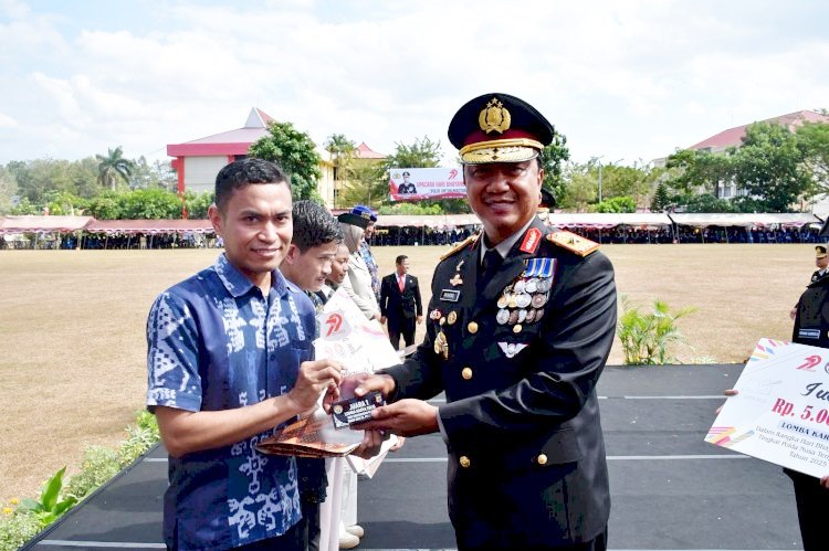 Penjaga Warisan, Penggerak Martabat dan Ekonomi Lokal: Tenun Ikat di Pundak Bhayangkara